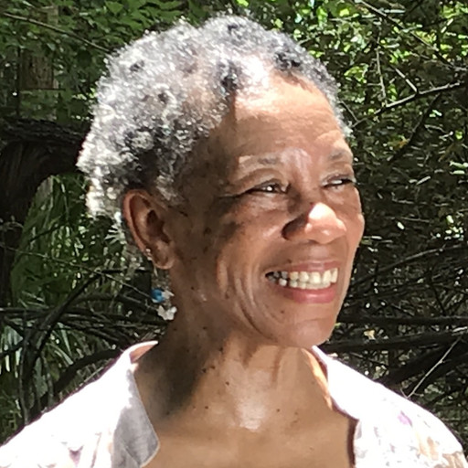 Behind the scenes image of Suzanne Jackson during photo shoot at Wormsloe, GA. Photo: Alandaus Smith, CC BY-SA 4.0 via Wikimedia Commons