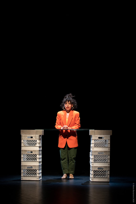 Mariana Valencia performing AIR.