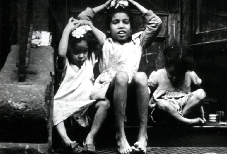 In the Street. 1948. Directed by James Agee, Helen Levitt, and Janice Loeb.