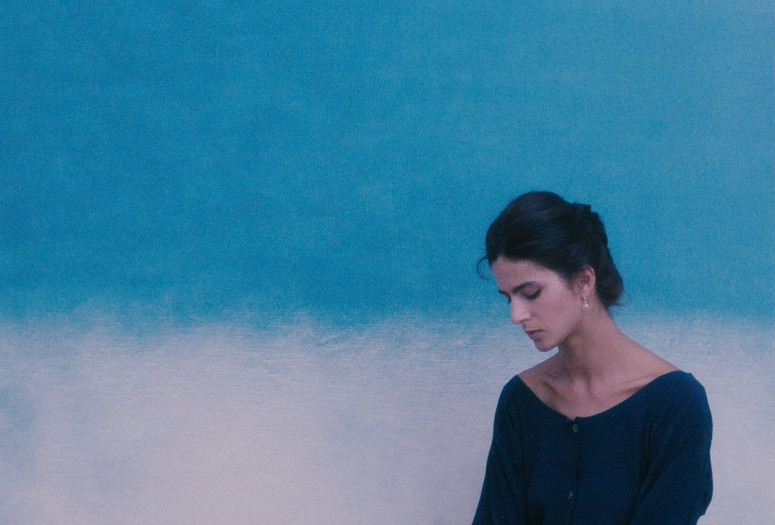 Hovering Over the Water (À Flor do Mar). 1986. Portugal. Directed by João César Monteiro. Courtesy The Cinema Guild