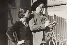 Times Wide World Photos. “A Mexican Artist Records His First Impressions of San Francisco.” 1930. Gelatin silver print, 7 9/16 × 9 3/8" (19.2 × 23.8 cm). The Museum of Modern Art, New York. The New York Times Collection. © 2025 Times Wide World Photos