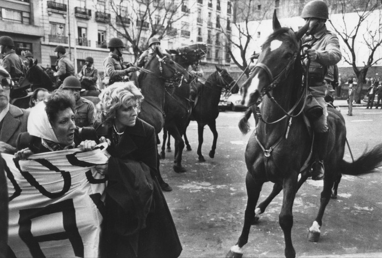 Las Madres: The Mothers of Plaza de Mayo. 1985. USA. Directed by Susana Muñoz, Lourdes Portillo. Courtesy of Women Make Movies