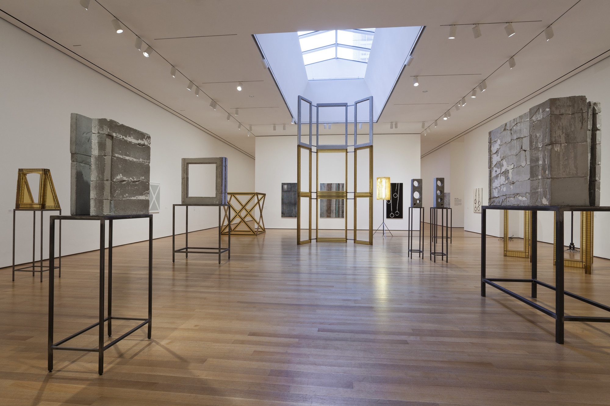 ISA GENZKEN : Retrospective　イザ・ゲンツケン 作品集 Amazon.com: Isa Genzken: Retrospective: Dedicated to Jasper Johns
