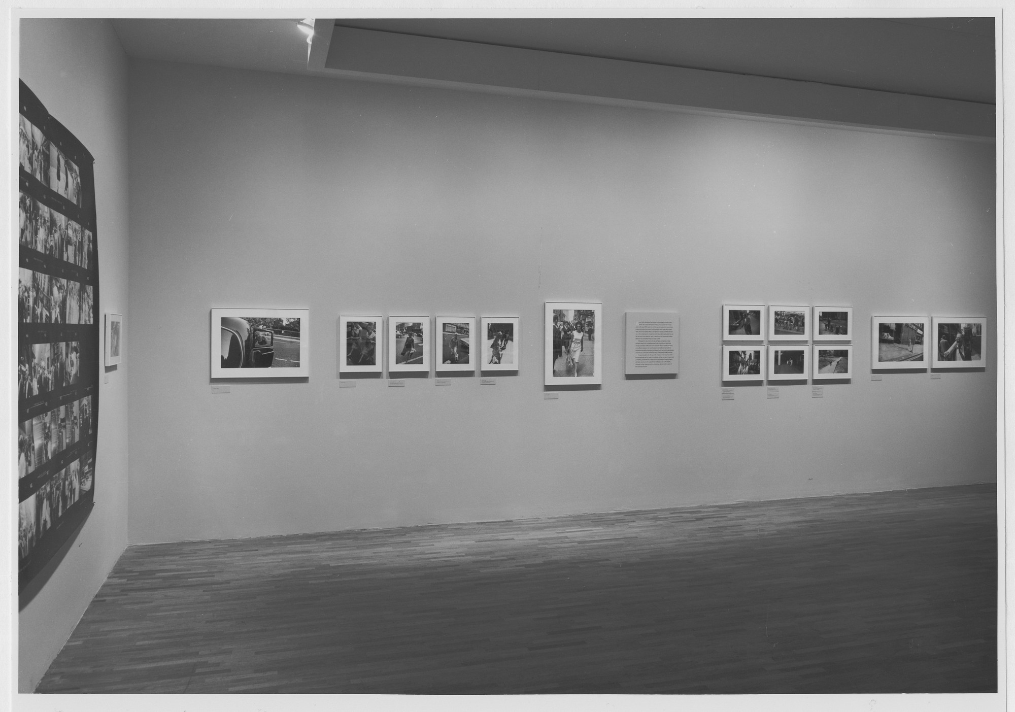 通販でクリスマス本Installation view of the exhibition