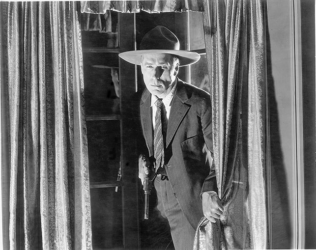 William S. Hart in Branding Broadway. 1918. USA. Directed by William S. Hart