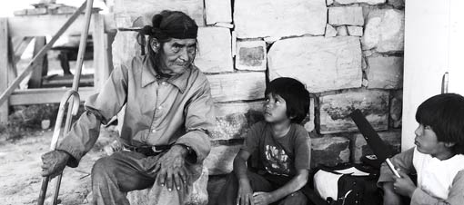 Itam Hakim, Hopiit