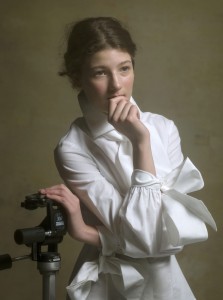 001-ETHRIDGE-Debora-Muller-with-Tripod