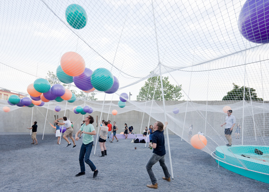 Pole Dance, Solid Objectives–Idenburg Liu (SO–IL). Photo by Iwan Baan