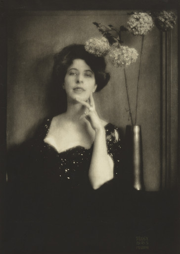 Edward Steichen. Mrs. Conde Nast. 1907