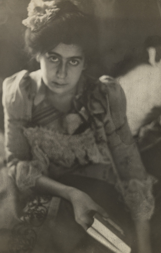 Girl Reading Keats, Edward Steichen, 1898