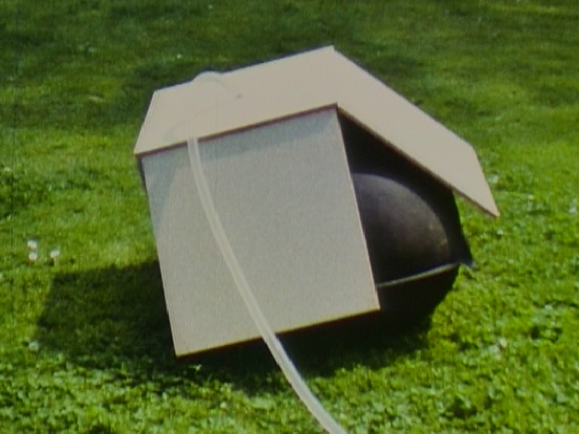 Roman Signer. Box 1
