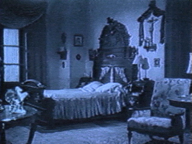 Ximena Cuevas. Bed (Cama)