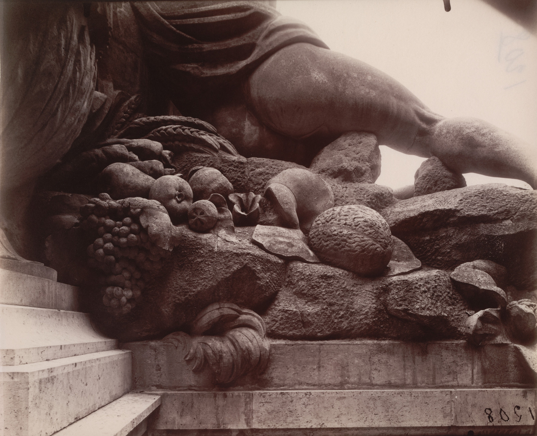 Eugène Atget. Saint-Cloud. 1923