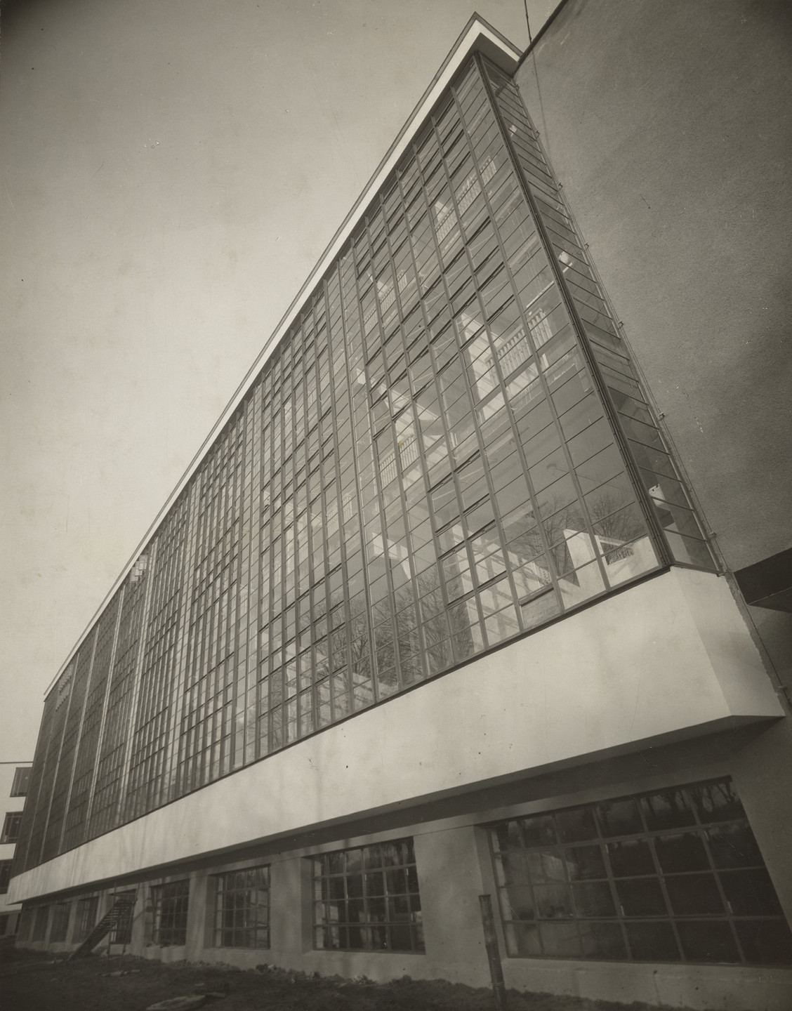 Lucia Moholy. Bauhaus Workshop Building from Below. Oblique View. September 1926