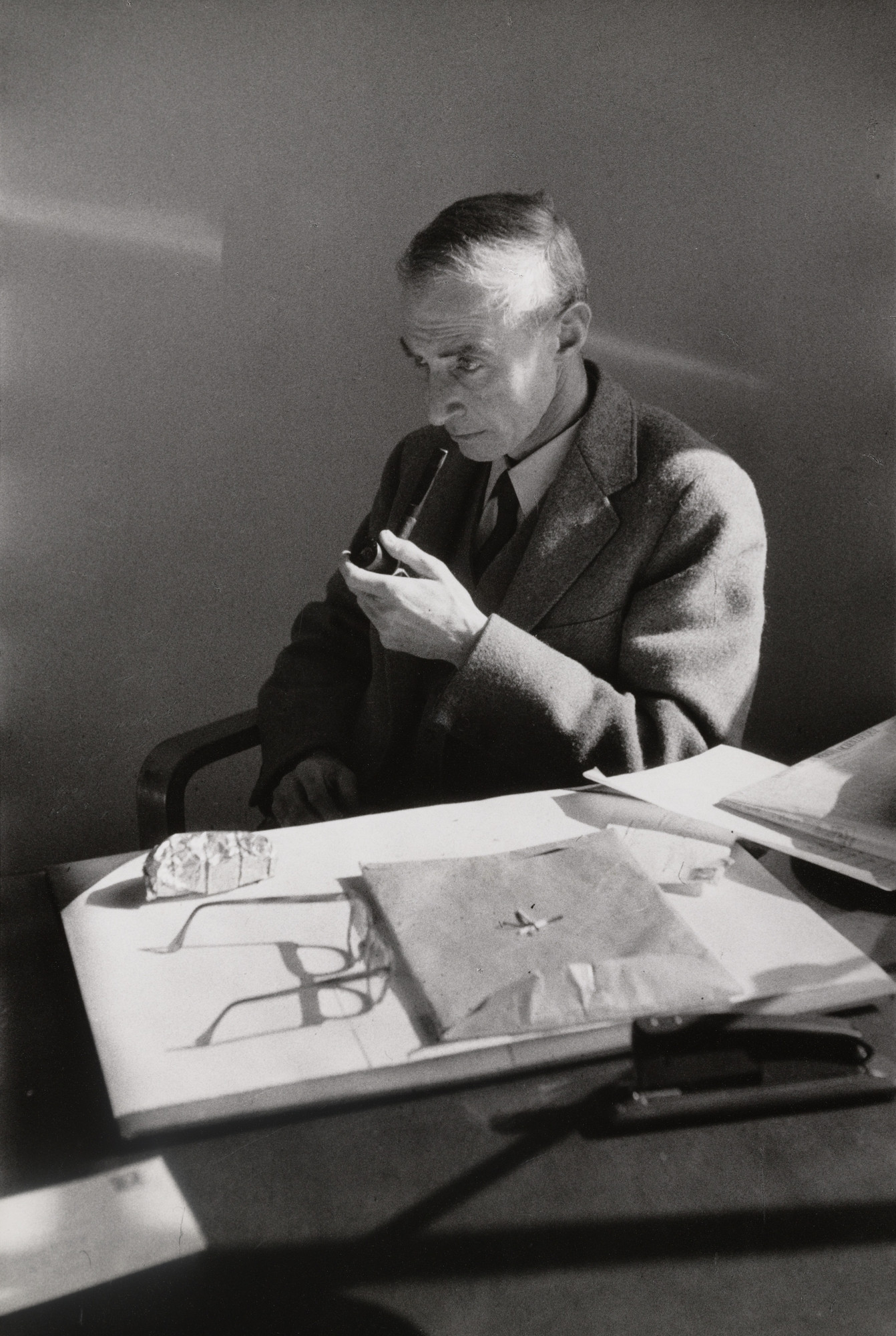Henri Cartier-Bresson: Photoportraits 洋書 Henri Cartier-Bresson. Robert Oppenheimer. 1958 | MoMA