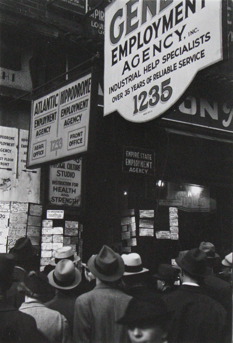 Arthur Rothstein. Employment Agency, Sixth Avenue, New York. 1937
