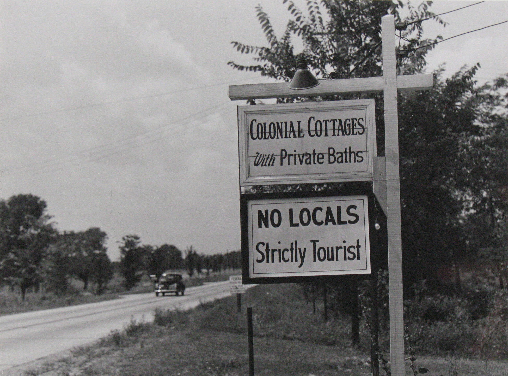 Marion Post Wolcott. Colonial Cottage Court for Tourists Outside of Louisville, Kentucky. 1940
