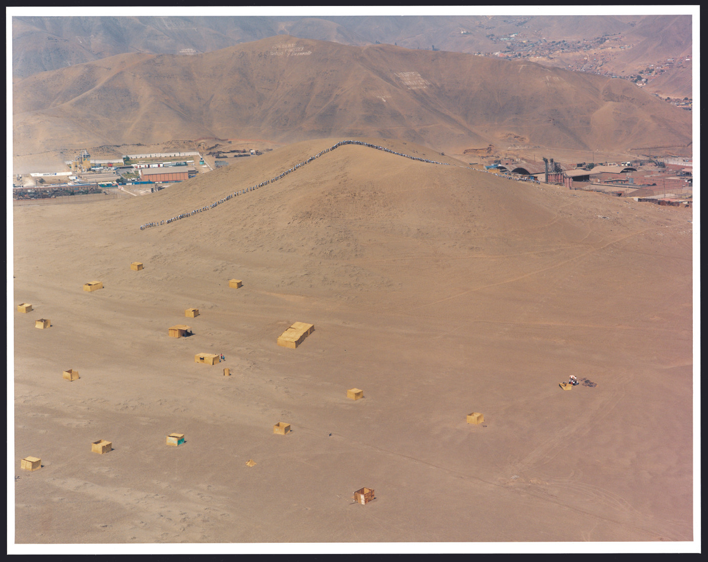 Francis Alÿs. Desde la Linea, When Faith Moves Mountains