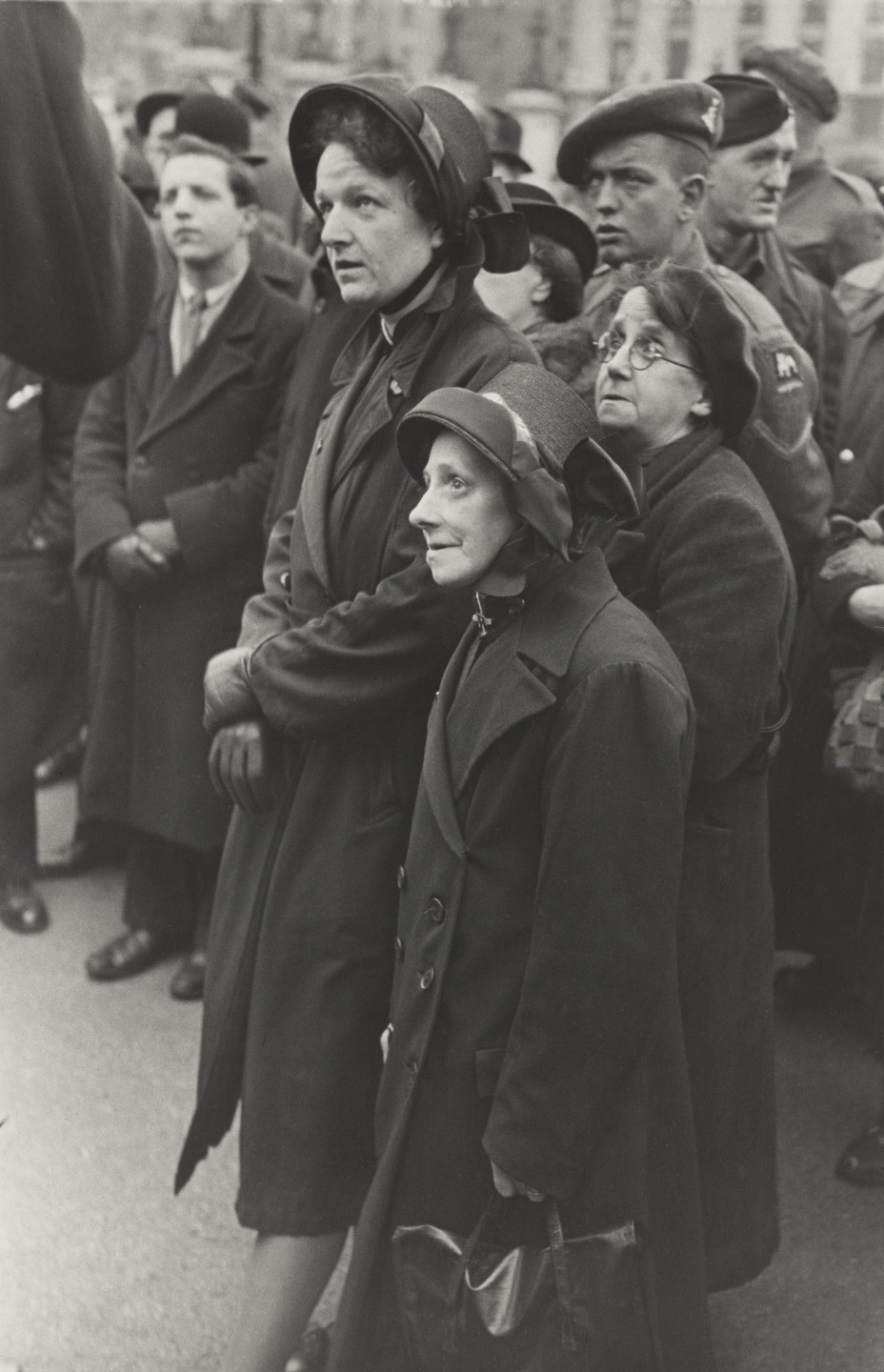 Henri Cartier-Bresson. Listening to a Soap-Box Orator, Hyde Park, London. 1945