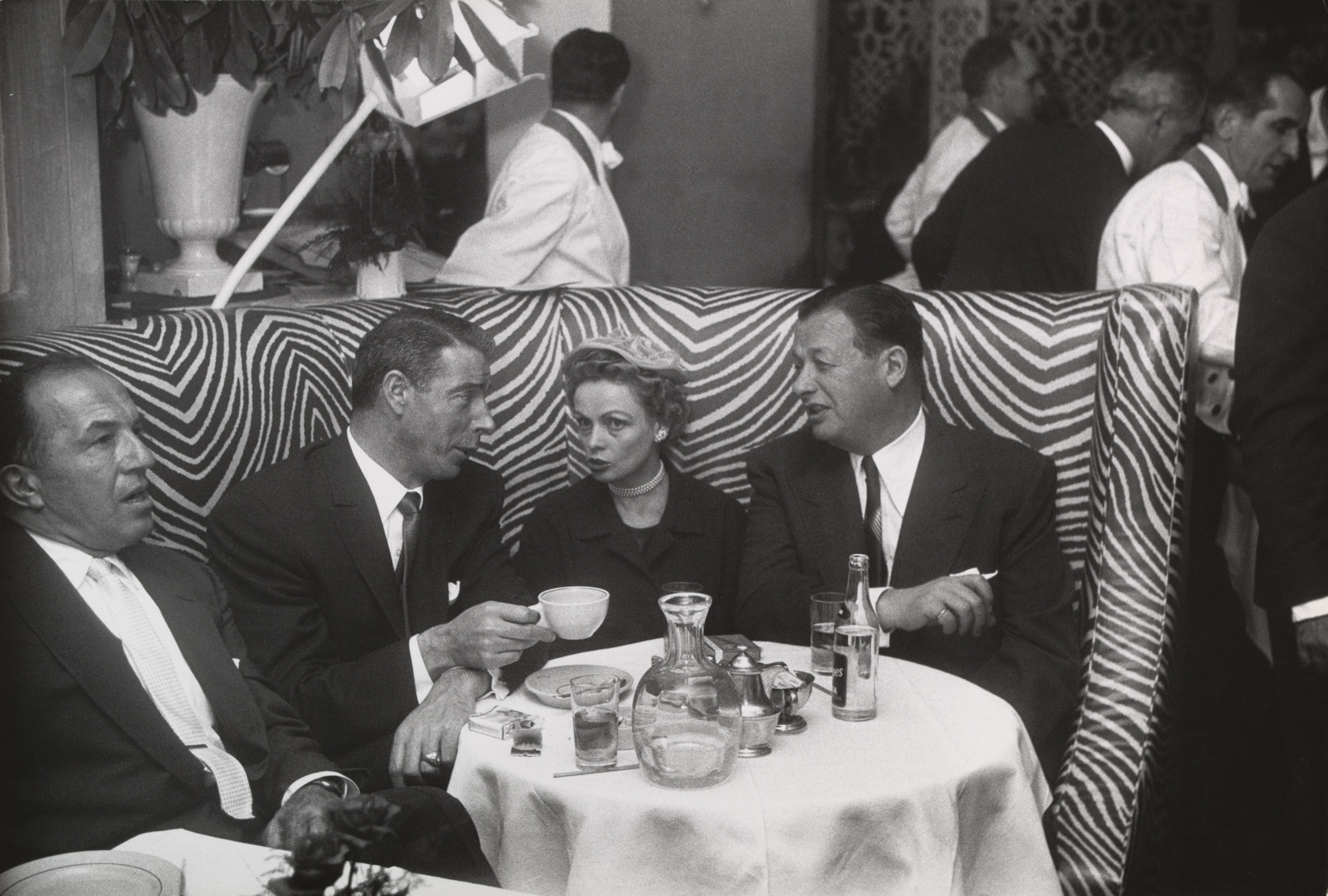 Garry Winogrand. El Morocco. 1955