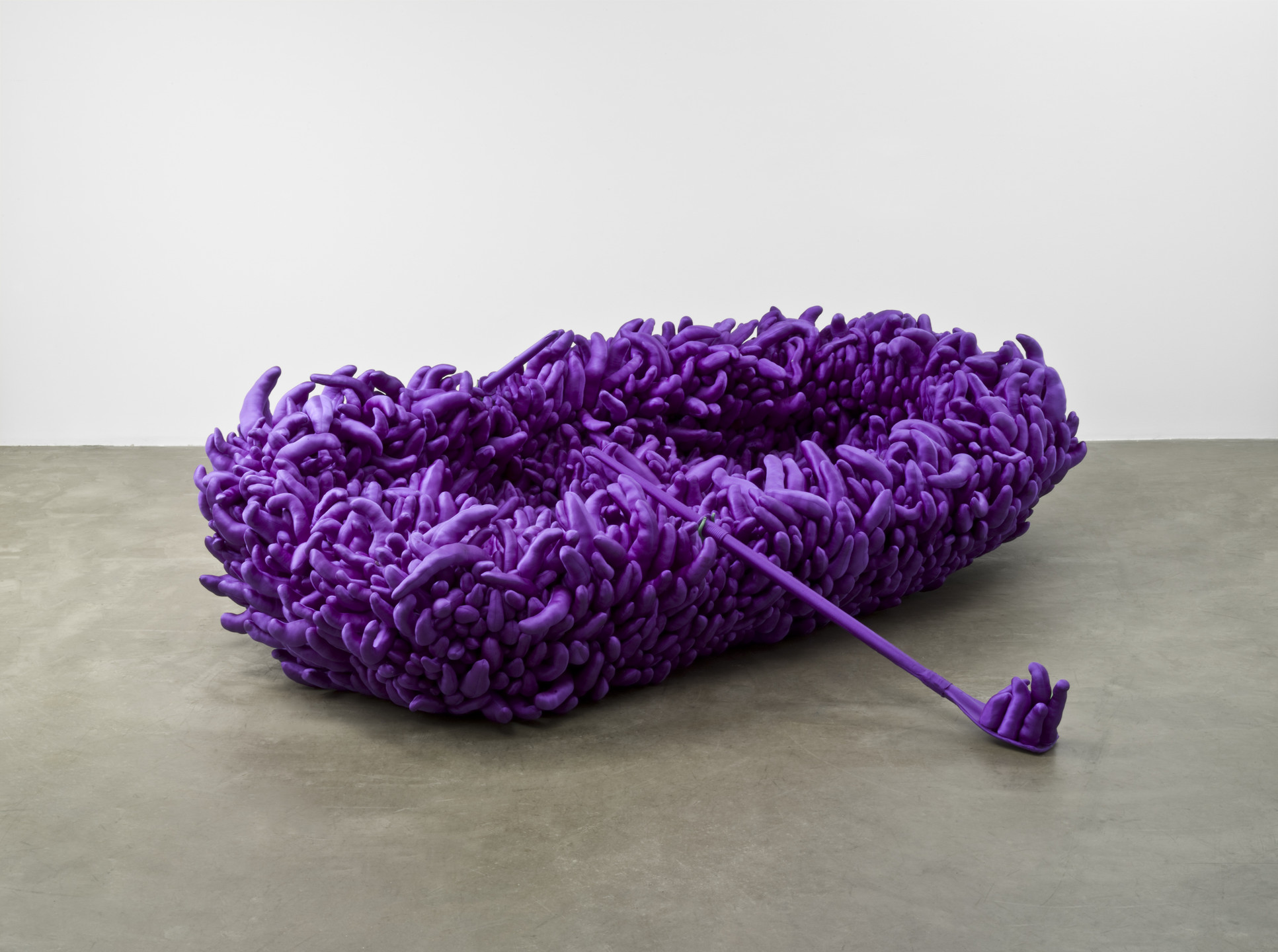 Yayoi Kusama. Violet Obsession. 1994