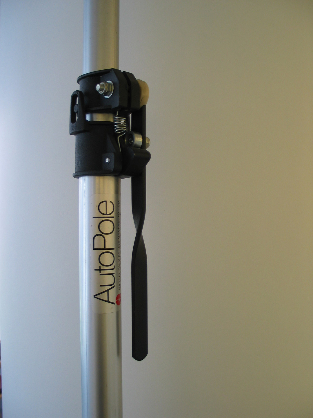 Lino Manfrotto, Gilberto Battocchio. Autopole. 1975