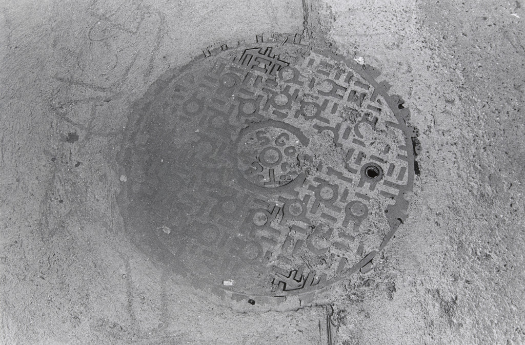 Manhole: 614-10