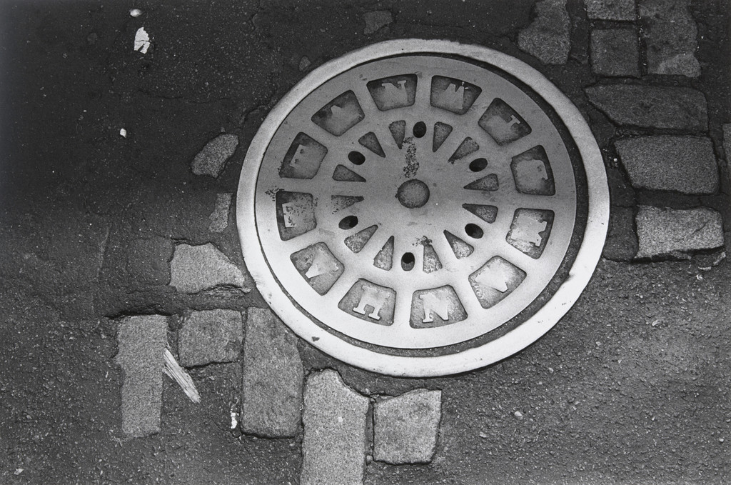 Manhole: 575-18