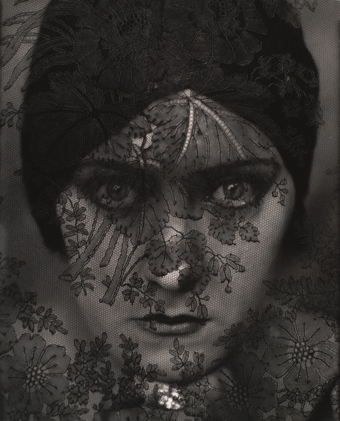 Edward Steichen. Gloria Swanson, New York. 1924