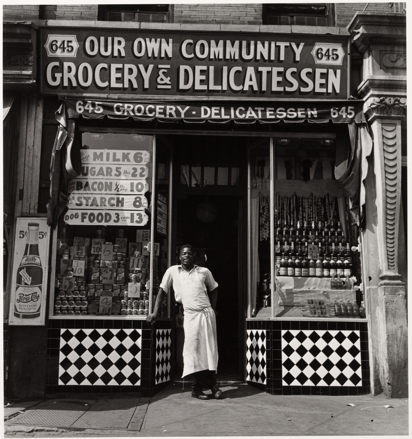 Aaron Siskind. Grocery Store. 1940