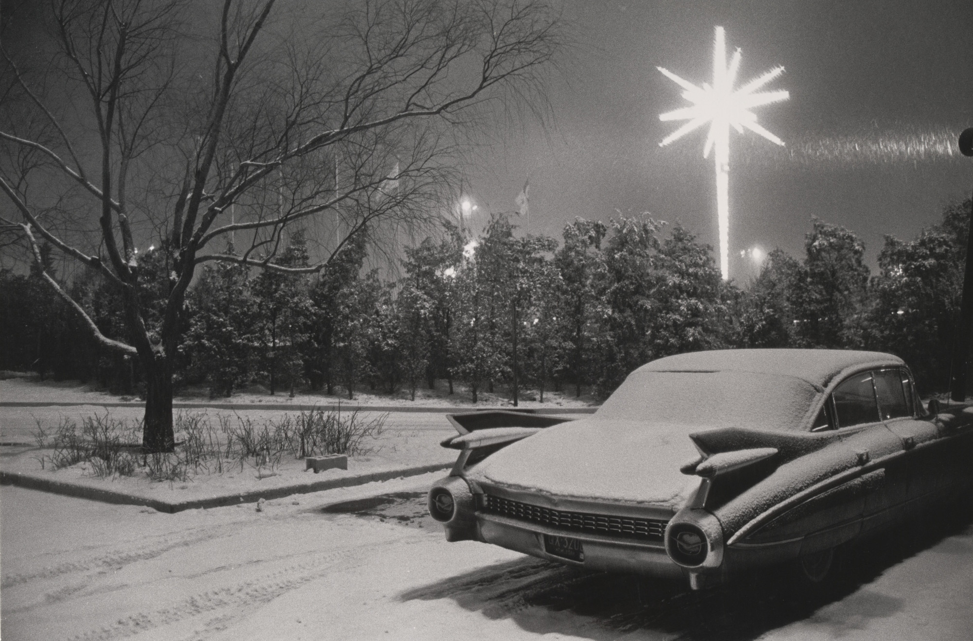 Joel Meyerowitz. Christmas, Kennedy Airport. 1967