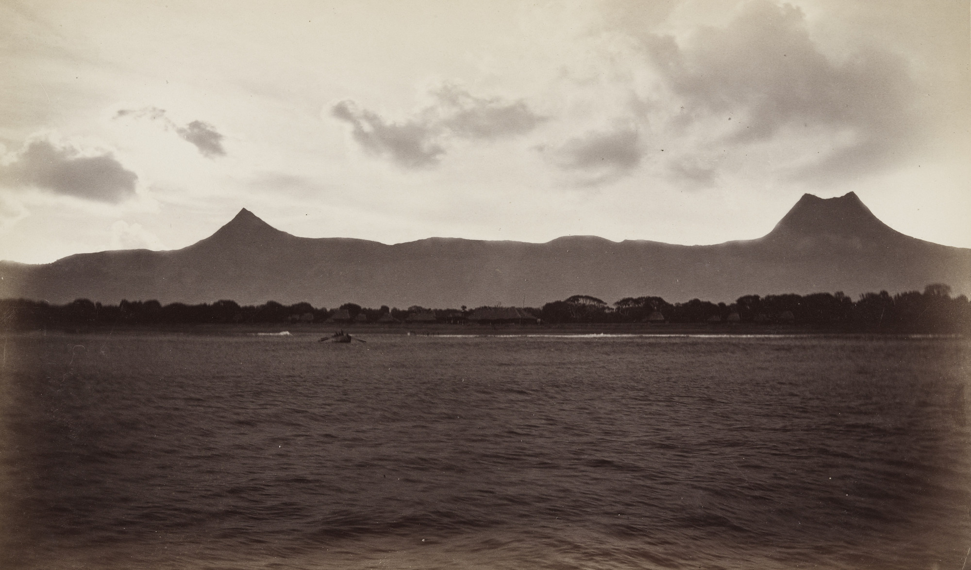 Eadweard J. Muybridge. San Benito from the Steamer