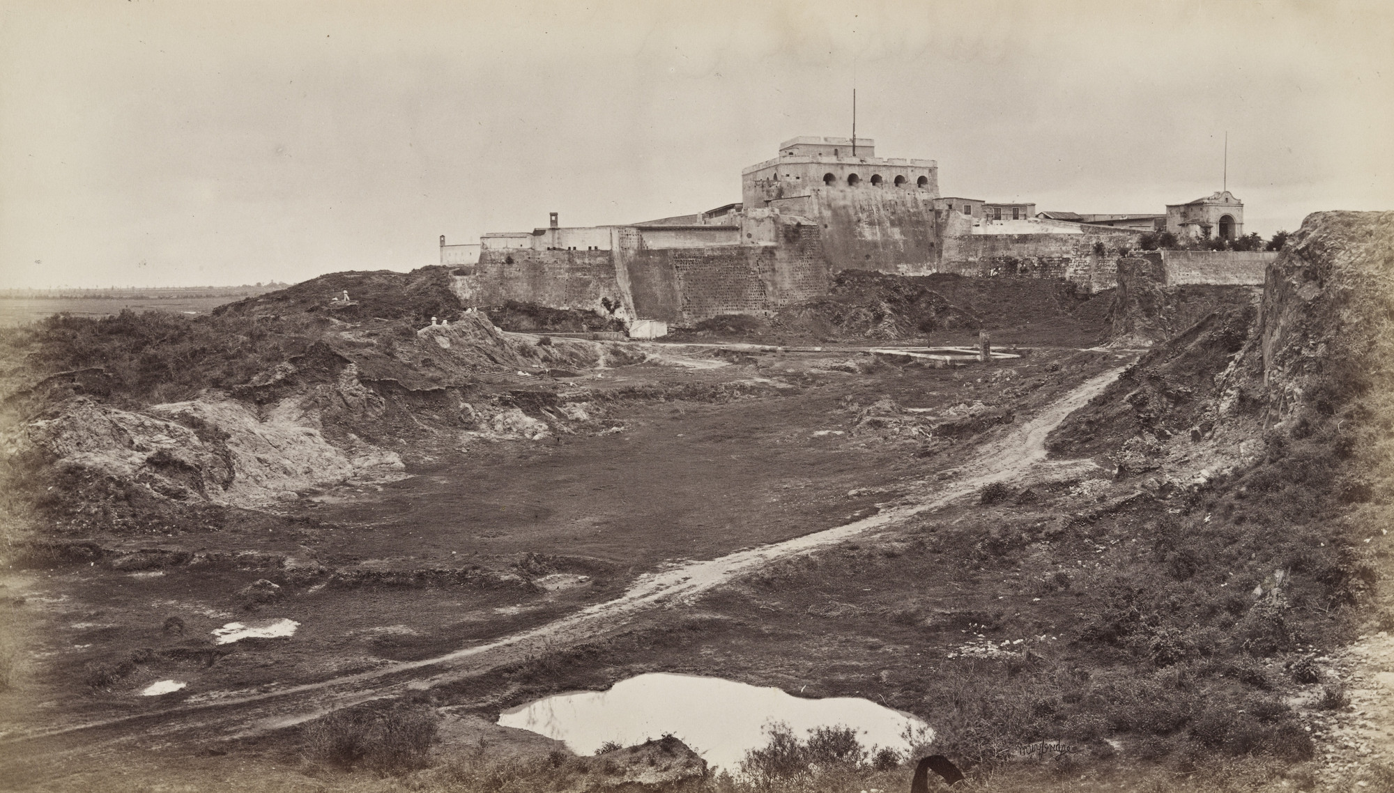 Eadweard J. Muybridge. Castle of San Jose, Guatemala