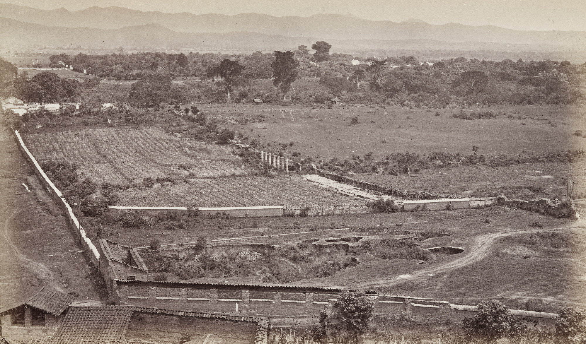 Eadweard J. Muybridge. Environs of City of Guatemala