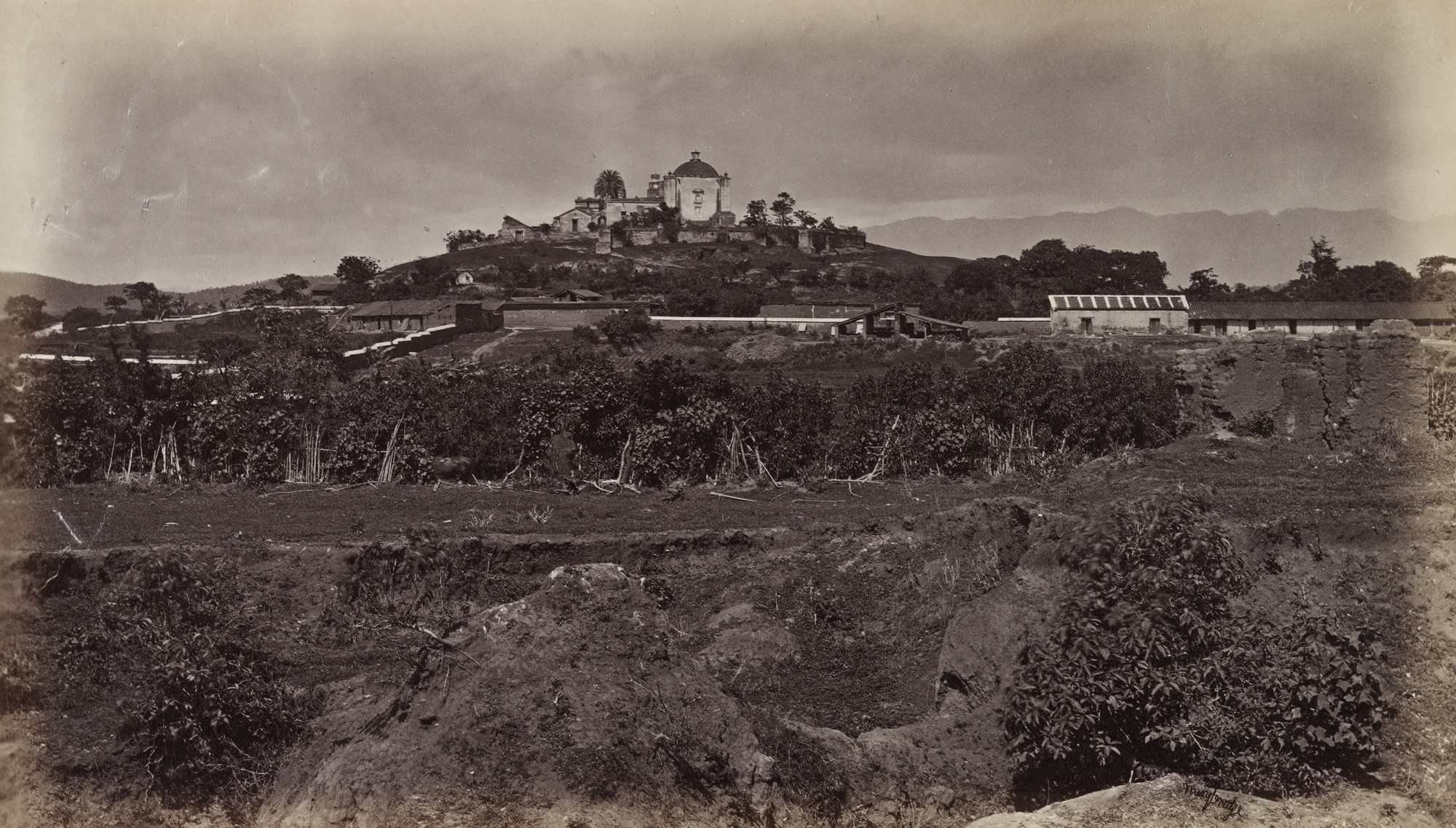 Eadweard J. Muybridge. Cerro del Carmen, Guatemala