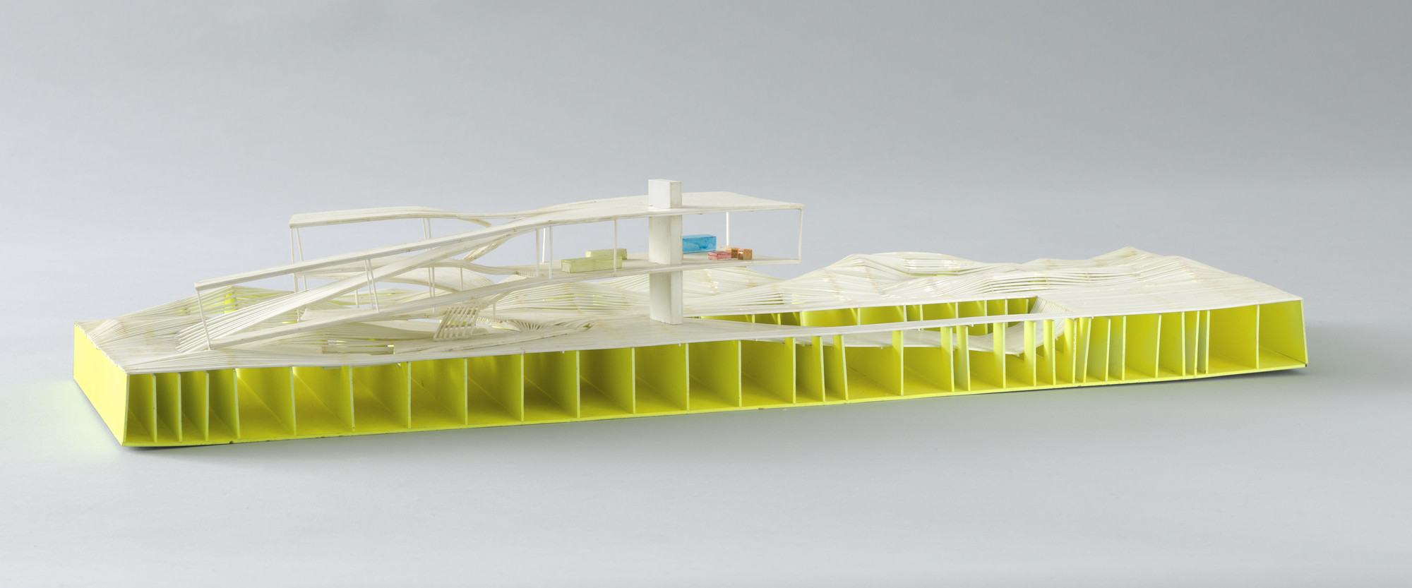 Jesse Reiser, Nanako Umemoto. House at Sagaponac, Sagaponack, New York (Scale model 1"=10'0")