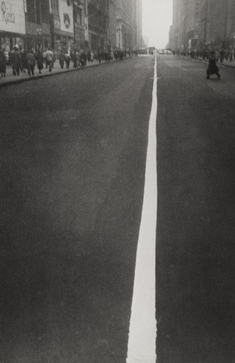 Robert Frank. Street Line, New York. 1951