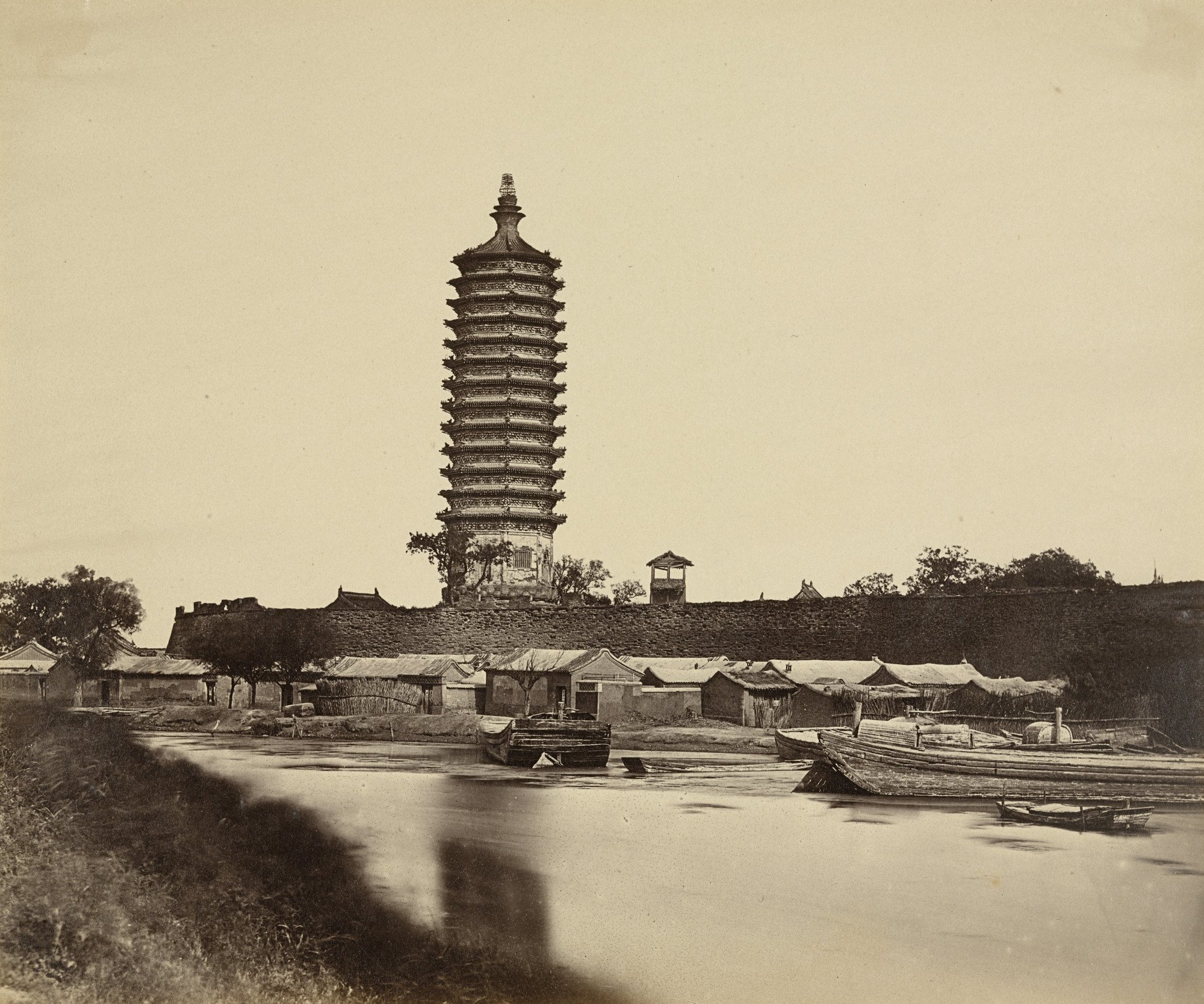 Felice Beato. Tung Chow Pagoda