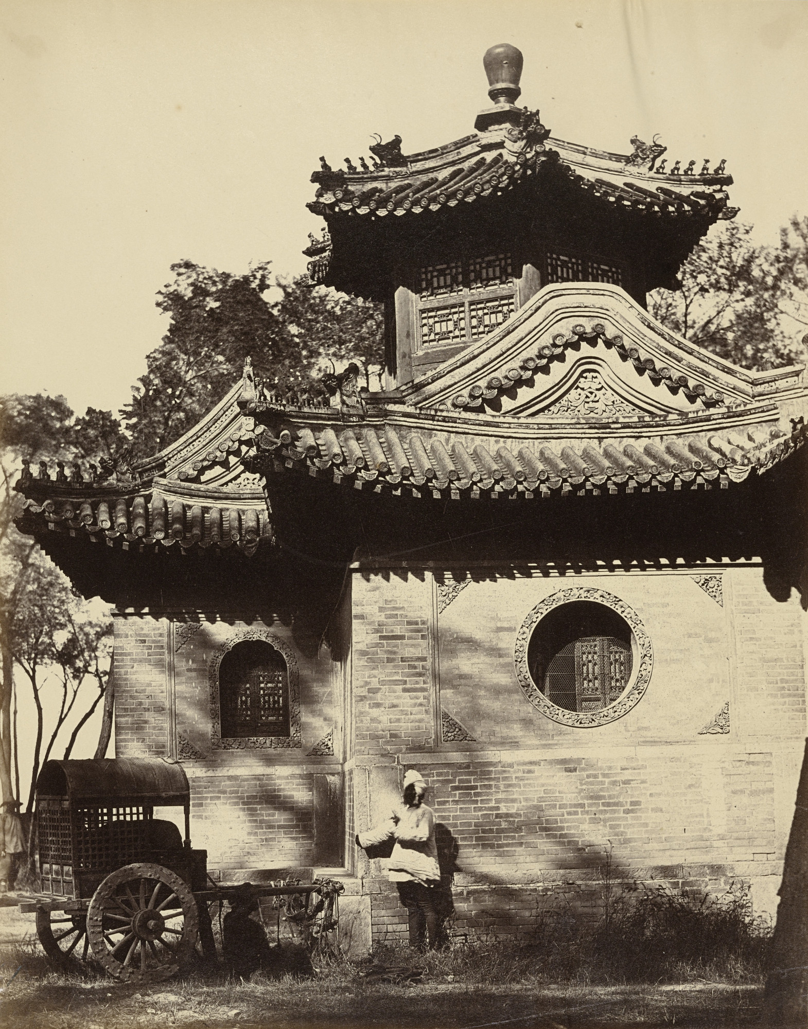 Felice Beato. Mosque Near Pekin Occupied by the Commander in Chief and Lord Elgin