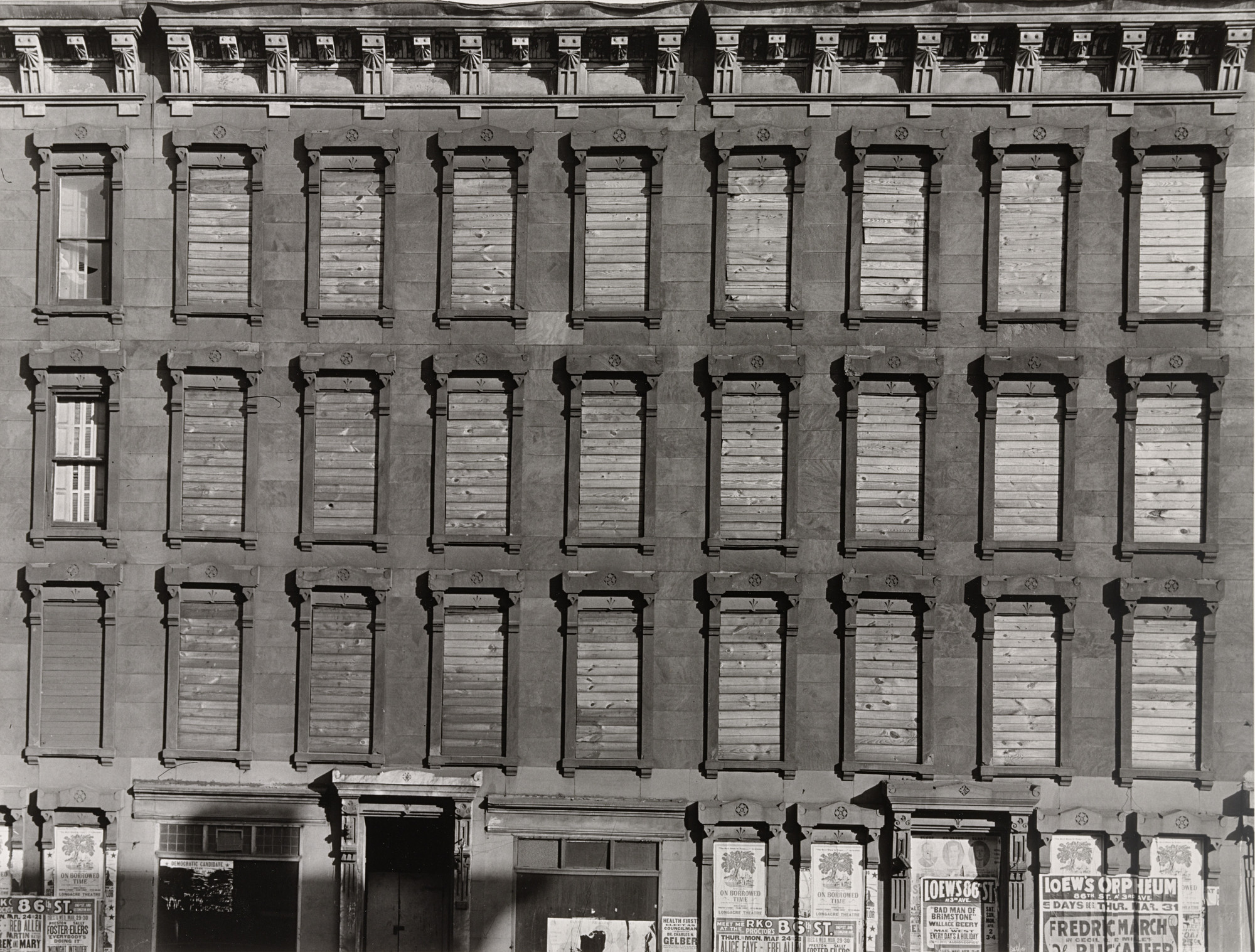 Aaron Siskind. Facade, Unoccupied Building