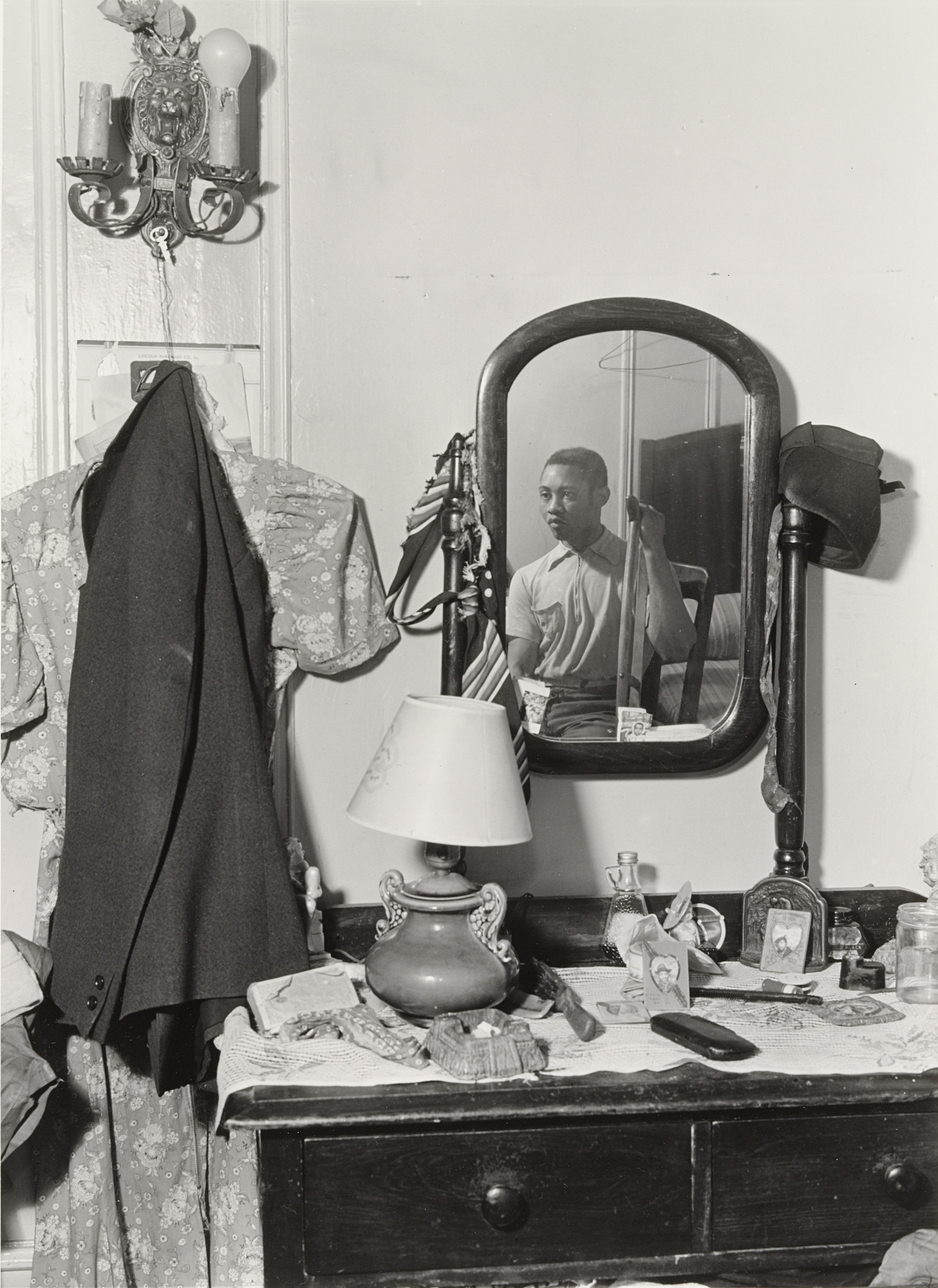 Aaron Siskind. Man in Mirror