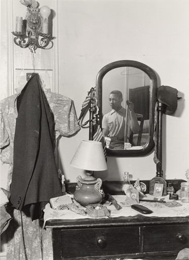Aaron Siskind. Man in Mirror. 1940