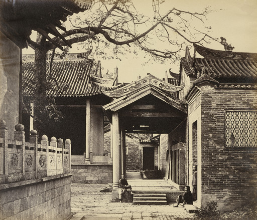 Felice Beato. Nume Hui Kung Temple, Canton. April 1860