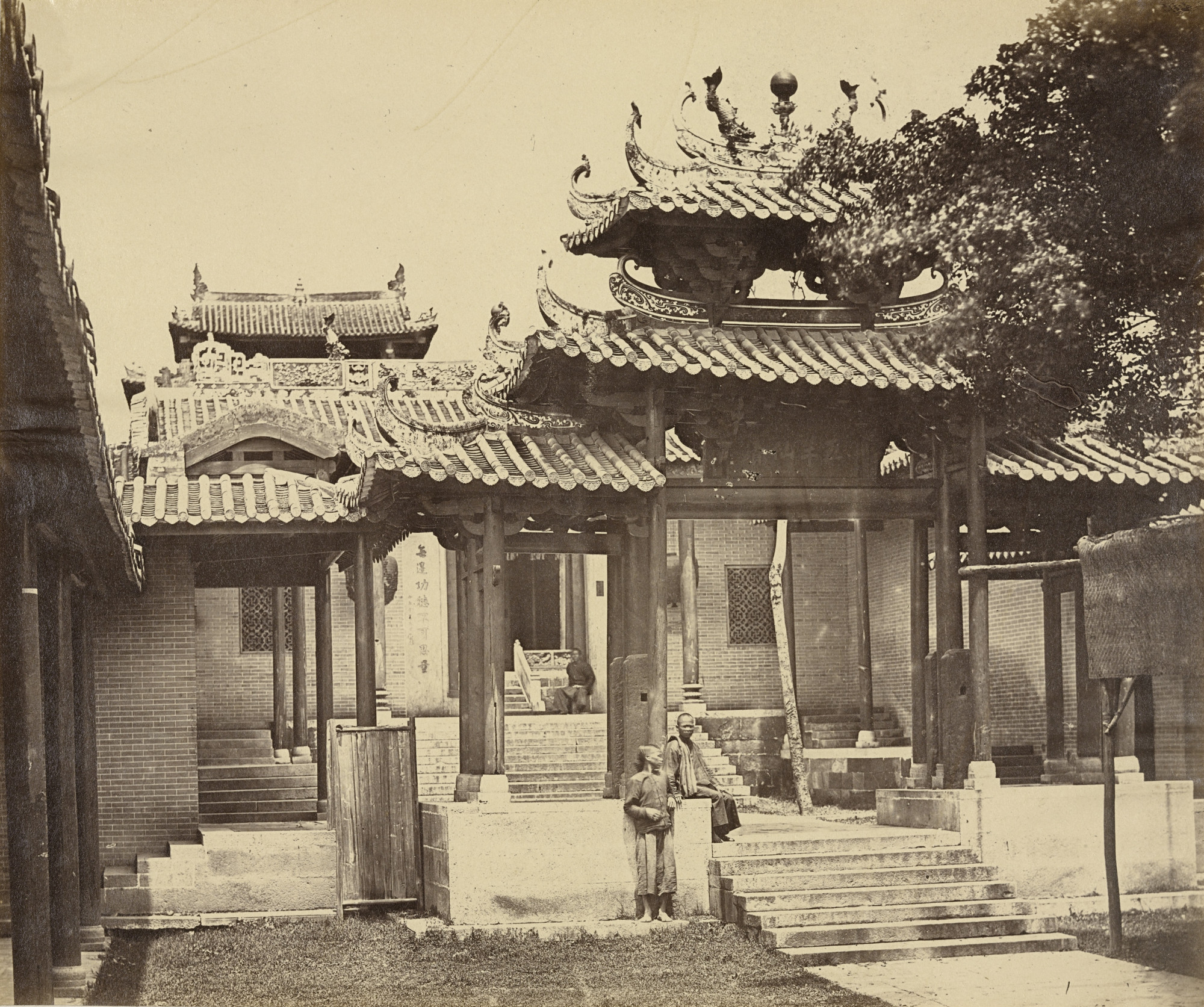 Felice Beato. Entrance of the Five Genii Temple, Canton