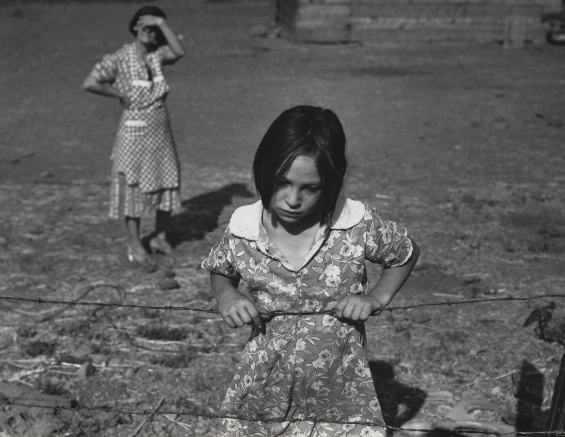 Dorothea Lange. Child and Her Mother, Wapato, Yakima Valley, Washington. August 1939