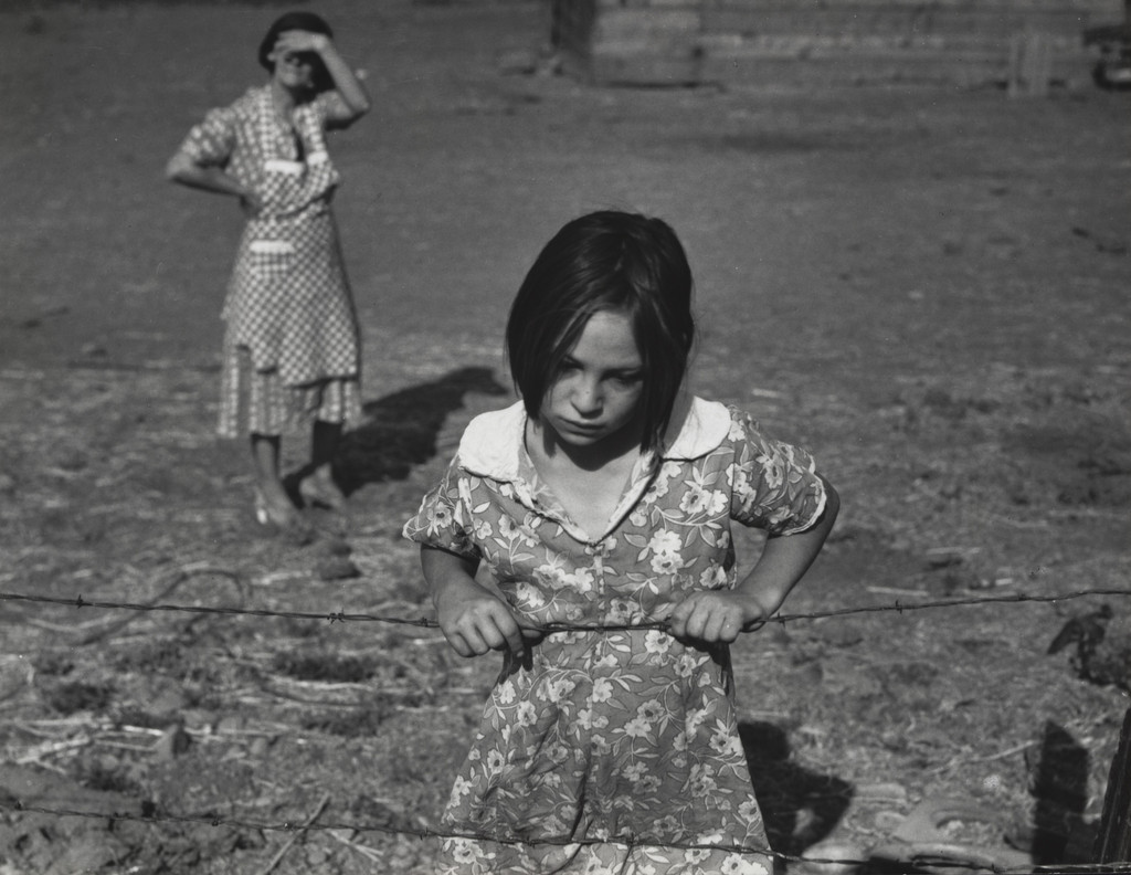 Child and Her Mother, Wapato, Yakima Valley, Washington