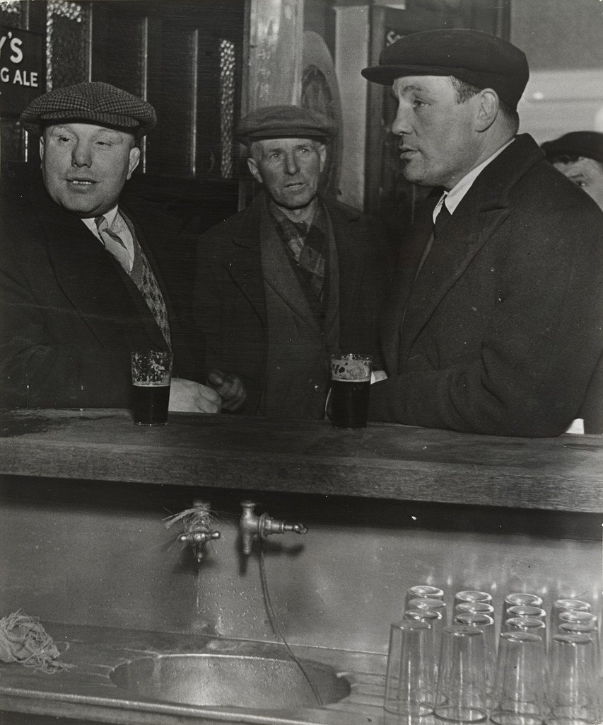 Customers at the Crooked Billet, Tower Hill