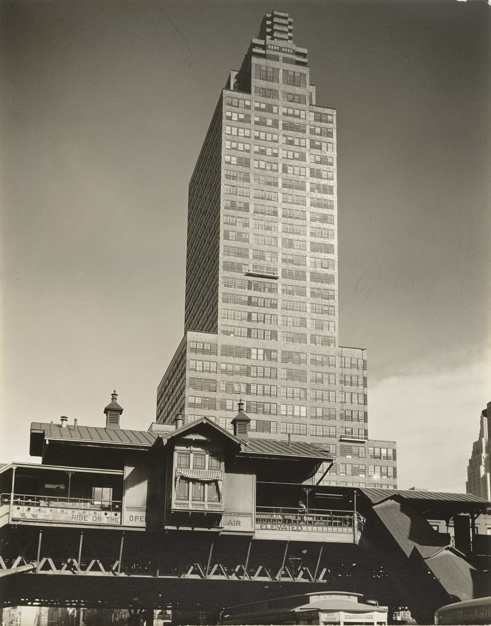 Berenice Abbott. McGraw-Hill Building, 330 West 42nd Street, Manhattan ...