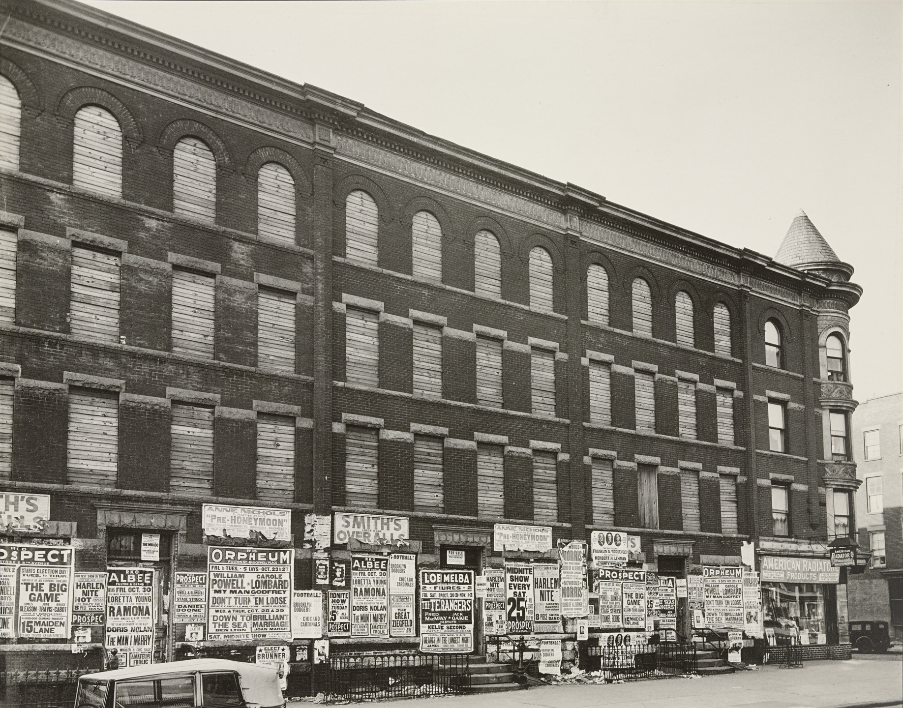 Berenice Abbott. Fourth Avenue, no. 154, Brooklyn. October 29, 1936