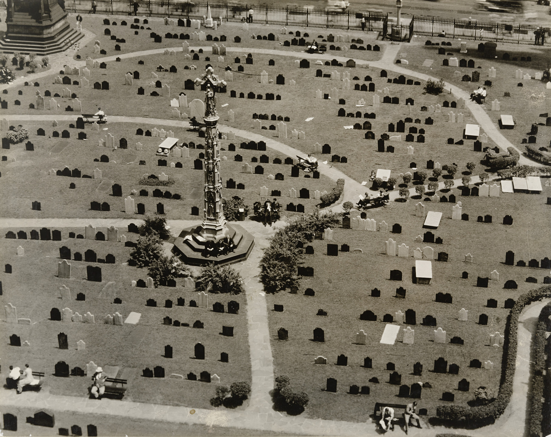Berenice Abbott. Trinity Churchyard. c. 1932